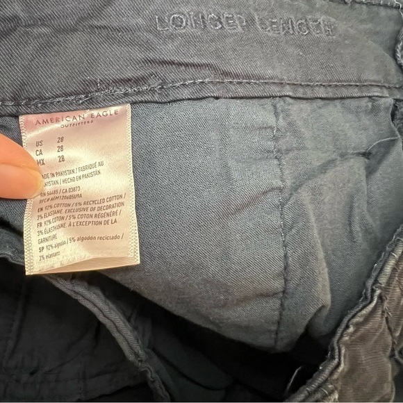 American Eagle 12” Longer Length Lived In Khaki Short in Navy Size 28 - Picture 7 of 12